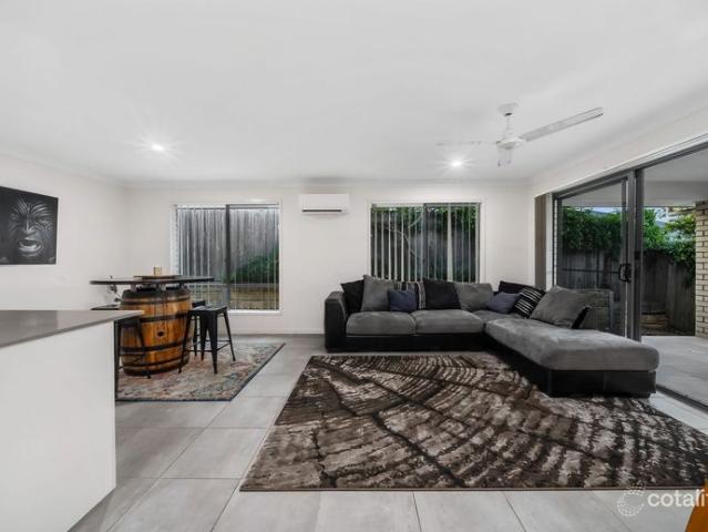 Modern Family Home in Sought After Ormeau Hills
