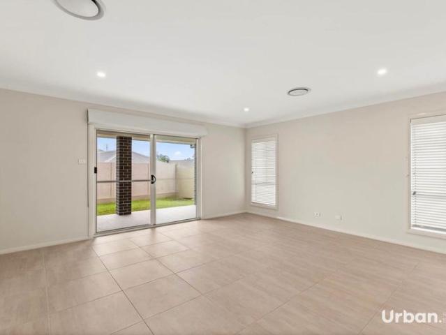 Modern Family Home in Sought After Huntlee Estate!