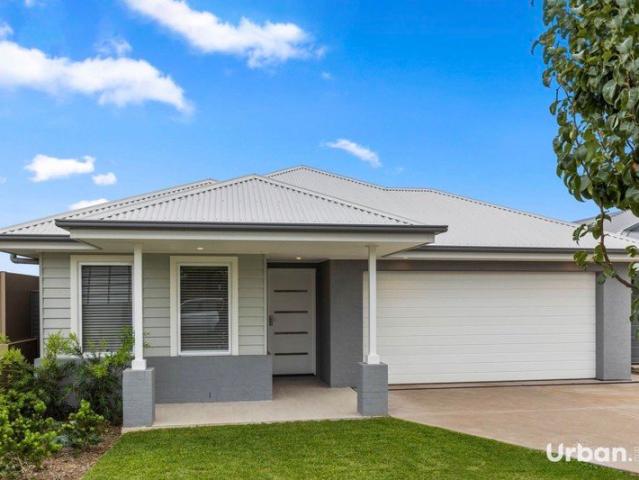 Modern Family Home in Sought After Huntlee Estate!