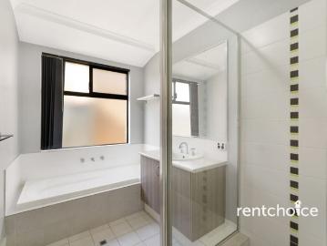 Modern Family Home, in Prime Byford Location!