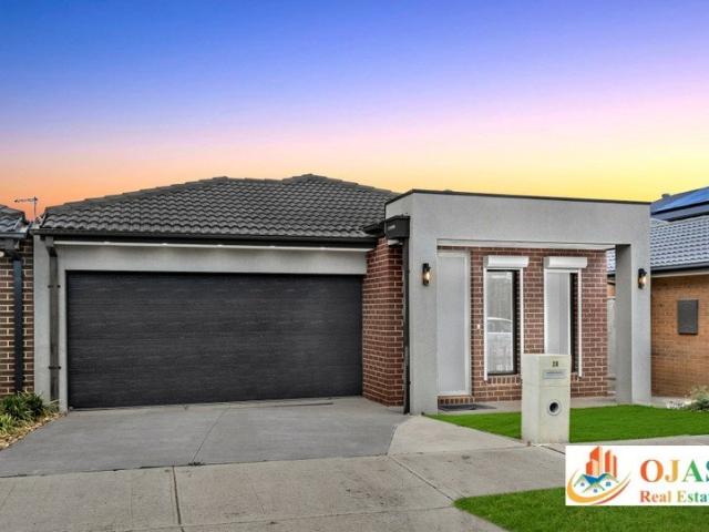 Modern Family Home in Prime Fraser Rise Location