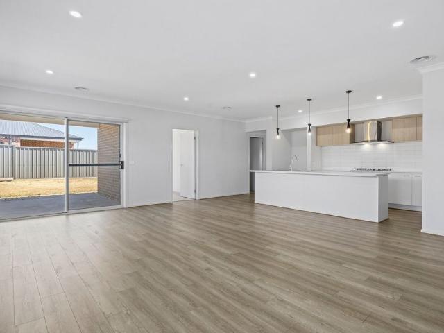 Modern Family Home in Prime Huntly Location