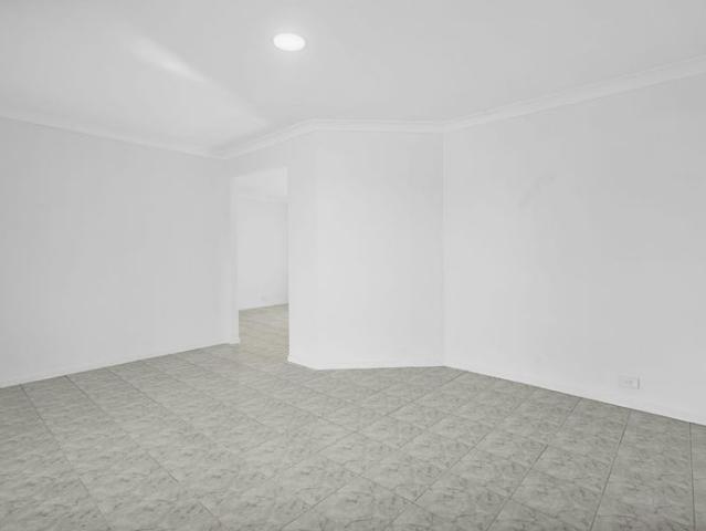 MODERN FAMILY HOME IN PRIME LOCATION!