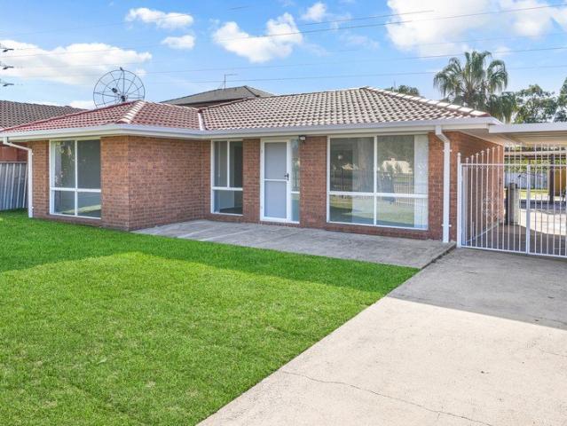MODERN FAMILY HOME IN PRIME LOCATION!