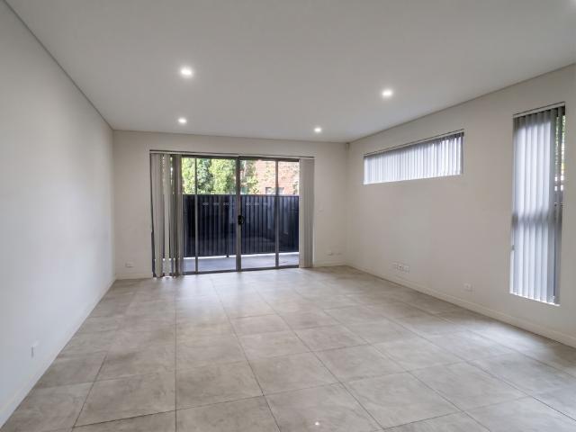 Modern Family Home in Prime Location Walk to Mortdale Station