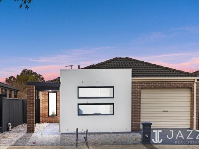 Modern Family Home in Prime Manor Lakes Location!
