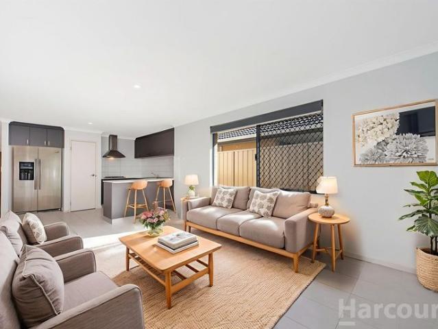 Modern Family Home in Prime Meadow Springs Location