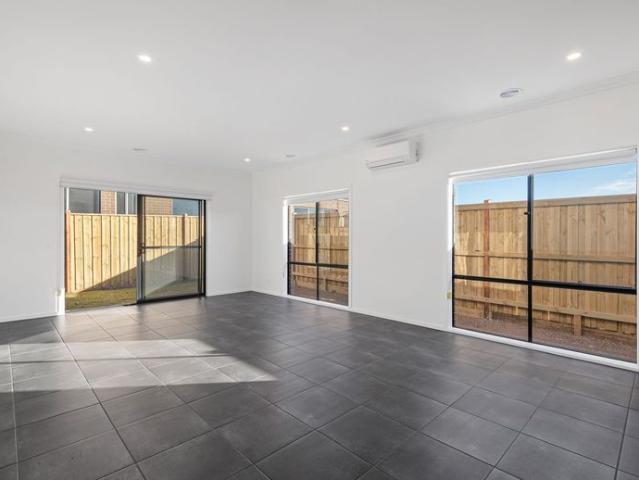 Modern family home in prime Sunbury location