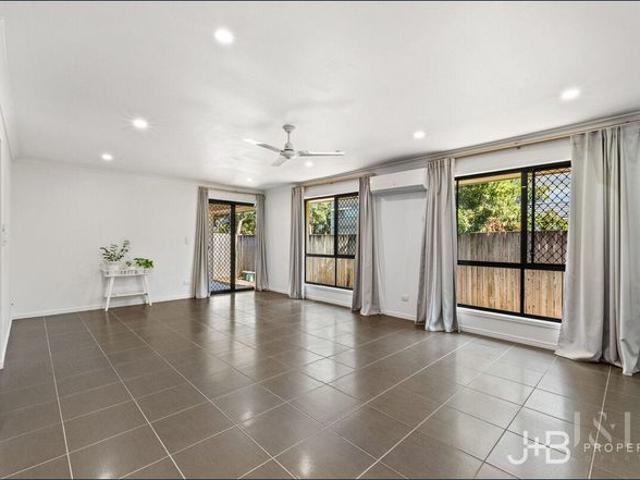 Modern Family Home in Prime Parkinson Location