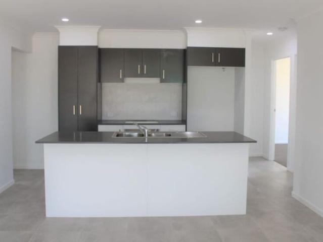 Modern Family Home in Prime Pimpama Location