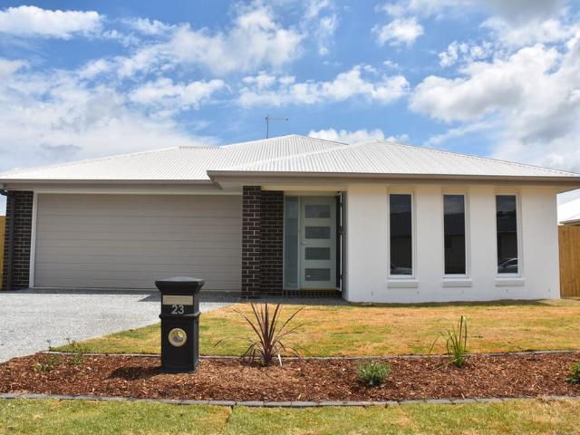 Modern Family Home in Prime Plainland Location!