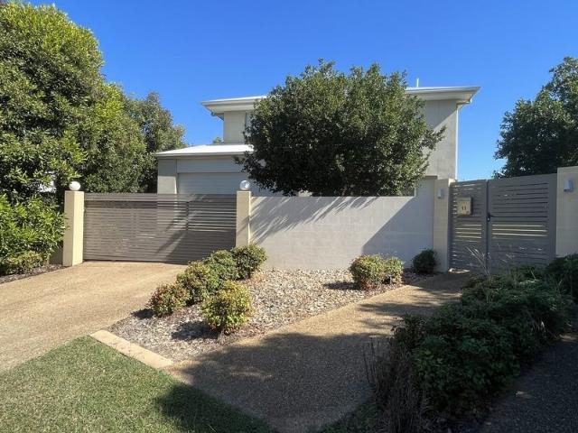Modern Family Home in Quiet Cul de Sac