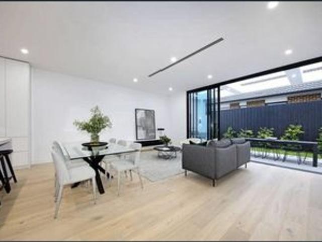 Modern Family Home in the Prestigious Bentleigh!
