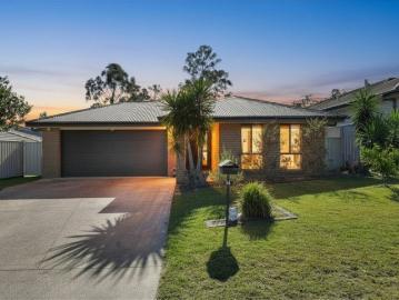 Modern Family Home in the Quaint Village of Ellalong