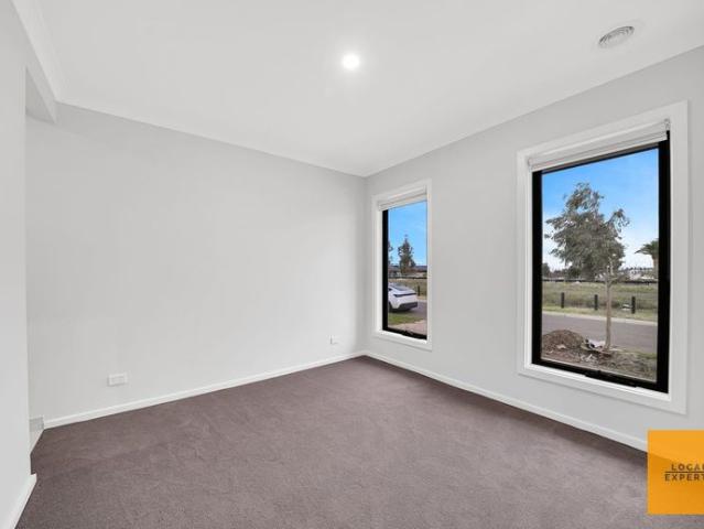 Modern Family Home in the Sought After Orchard Green Estate