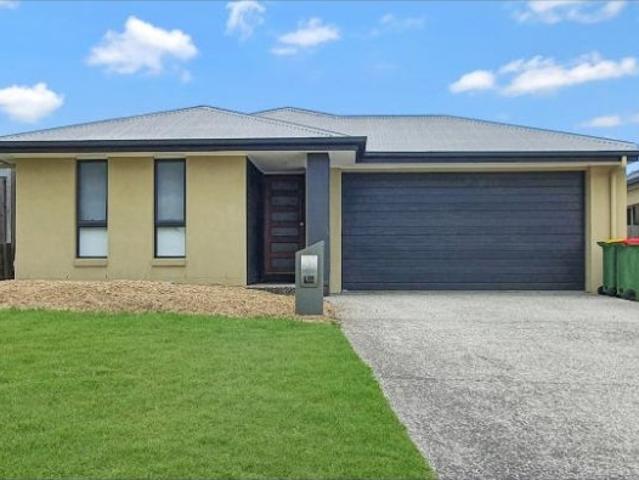 Modern Family Home in Upper Coomera Enjoy low rent at $700/week Until 24 January 2027!
