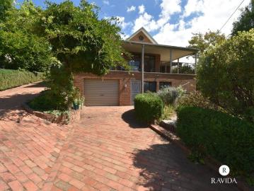 Modern Family Home in Yackandandah