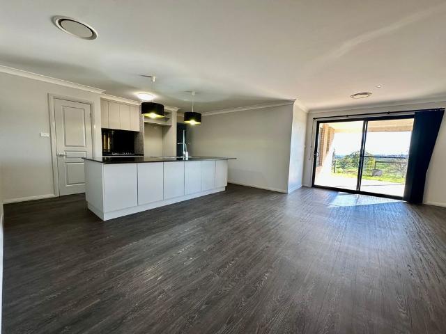Modern, Family Home on 5 Acres