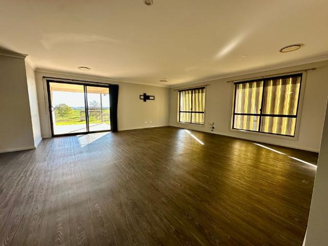 Modern, Family Home on 5 Acres