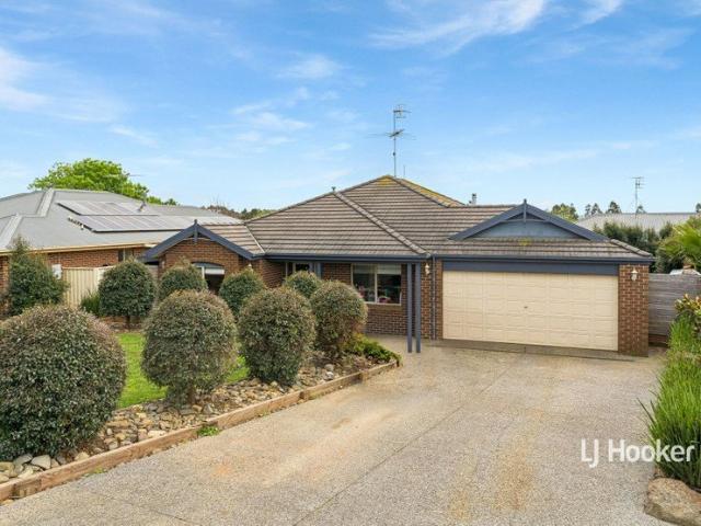 Modern Family Home on a Spacious 746 sqm Block