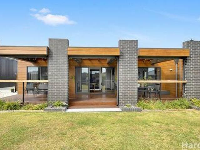 Modern family home on large block