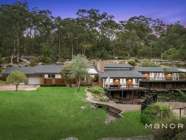 Modern Family Home Offering Space, Privacy and a Peaceful Acreage Lifestyle