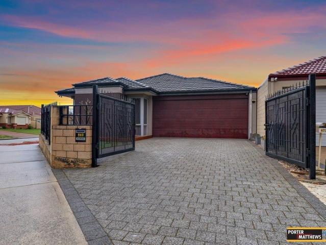 Modern Family Home with 4bed 2bath + Theatre
