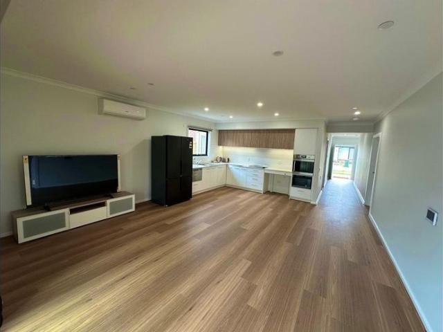 Modern Family Home with 3 Bathrooms – Flexible Living, 6 Month Lease