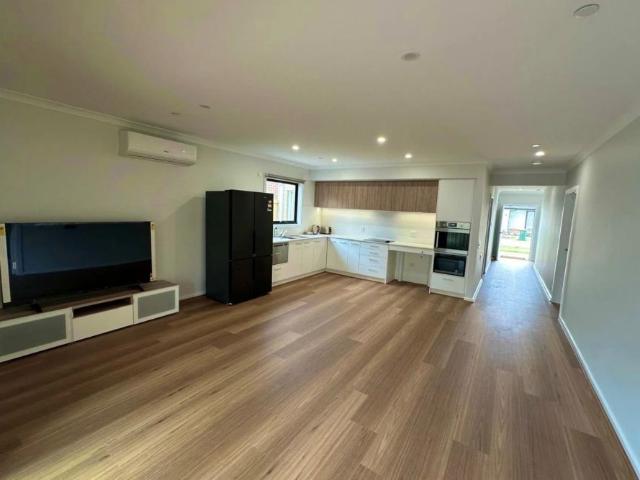 Modern Family Home with 3 Bathrooms – Flexible Living, 6 Month Lease