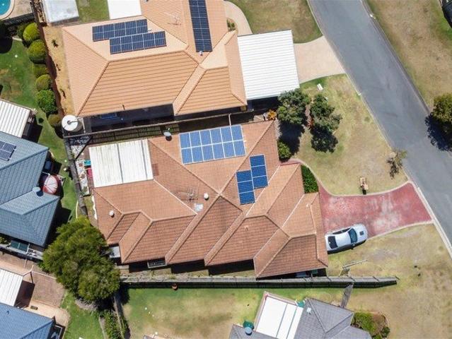Modern Family Home with Air Conditioning and Solar 4 Bedrooms and 3 Bathrooms $895pw