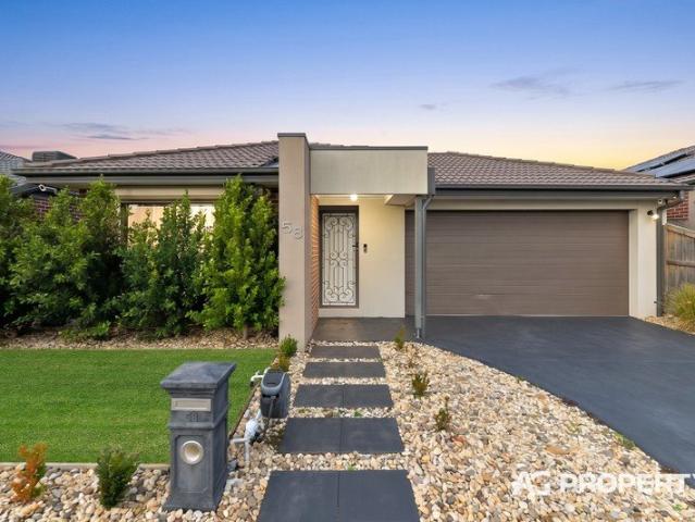 Modern Family Home With Entertainer's Pergola