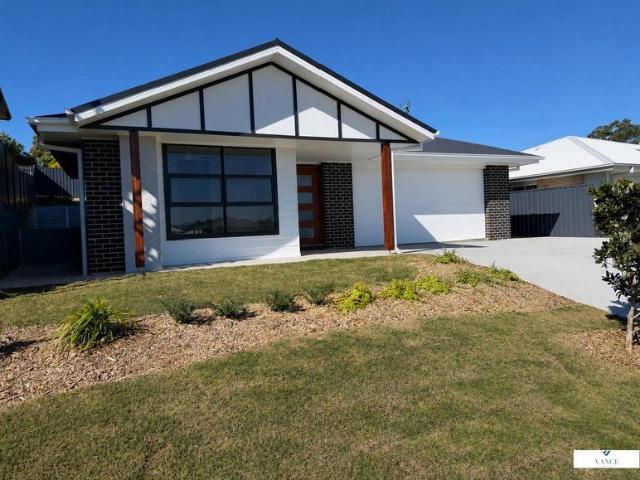 Modern Family Home with Flexible Fourth Room & Spacious Alfresco