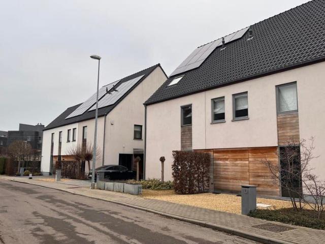 Modern family home with garden in Herent