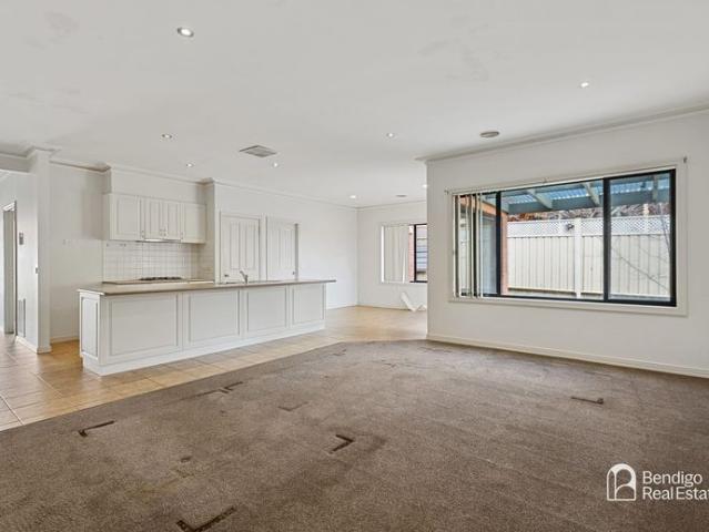 MODERN FAMILY HOME WITH LOW MAINTENANCE LIVING IN STRATHDALE