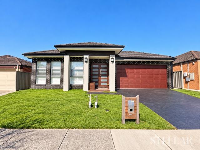 Modern Family Home with Refrigerated Cooling, Heating & Solar Perfect Location!