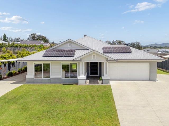Modern Family Home with Self Contained Granny Flat on 1,350m²