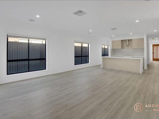Modern Family Home with Solar – $500 Per Week