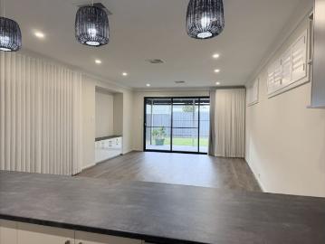 MODERN FAMILY HOME WITH SOLAR & DOUBLE GARAGE