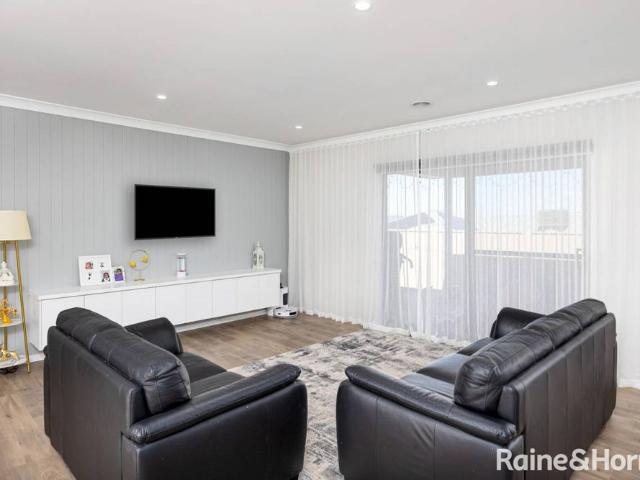 MODERN FAMILY HOME WITH SPACE, STYLE AND CONVENIENCE