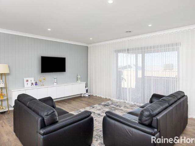 MODERN FAMILY HOME WITH SPACE, STYLE AND CONVENIENCE