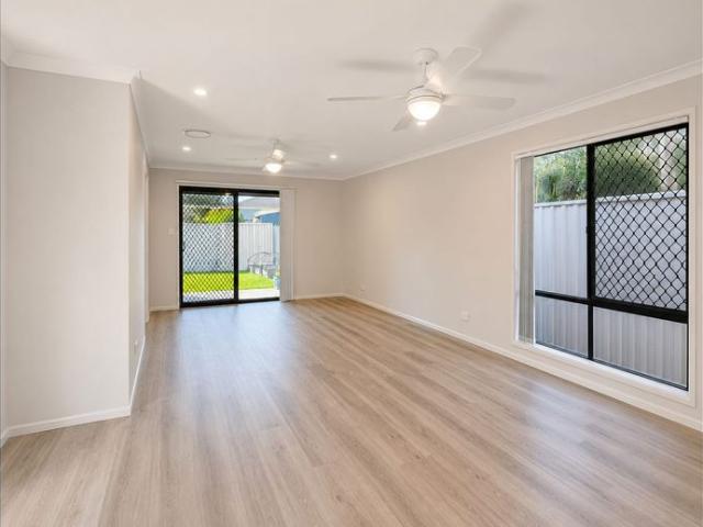 MODERN FAMILY HOME WITH SPACE, STYLE & COMFORT IN THE HEART OF BIRKDALE!