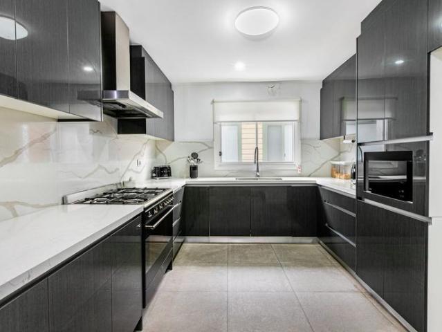 Modern Family Home with Stylish Finishes & Outdoor Living