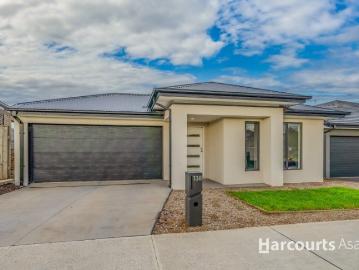 Modern Family Luxury with Space, Style & Convenience