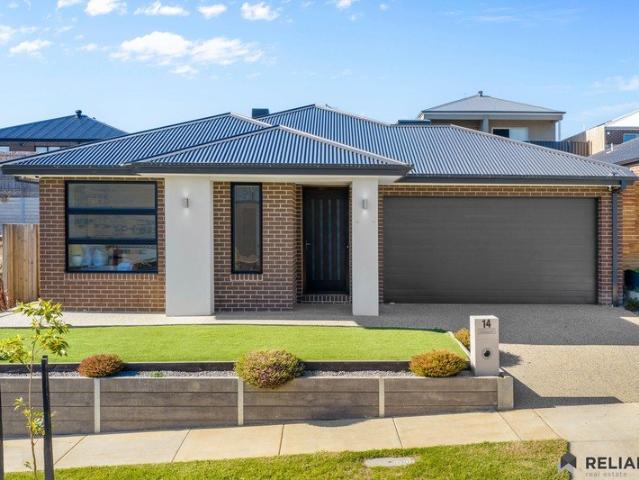 Modern Family Luxury in the Heart of Stonehill Estate