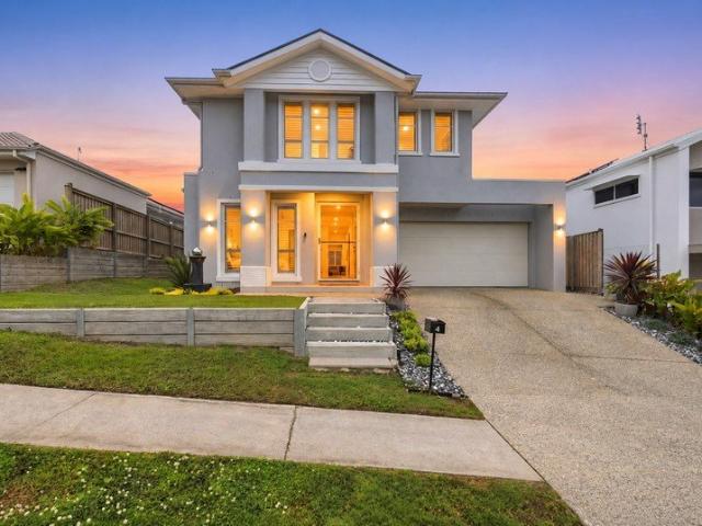 Modern Family Luxury in a Prestigious Terranora Setting