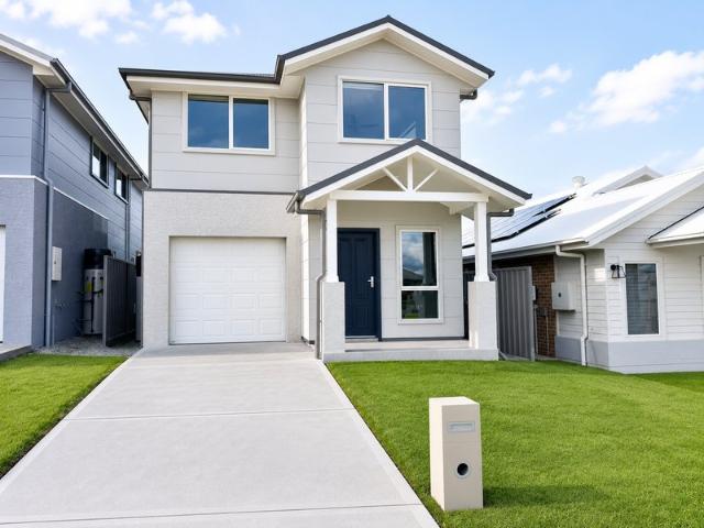 Modern Family Living 2 Storey Home, 4 Bedrooms, Ducted Air Con, Solar