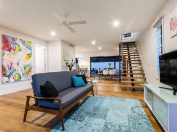 MODERN FAMILY LIVING