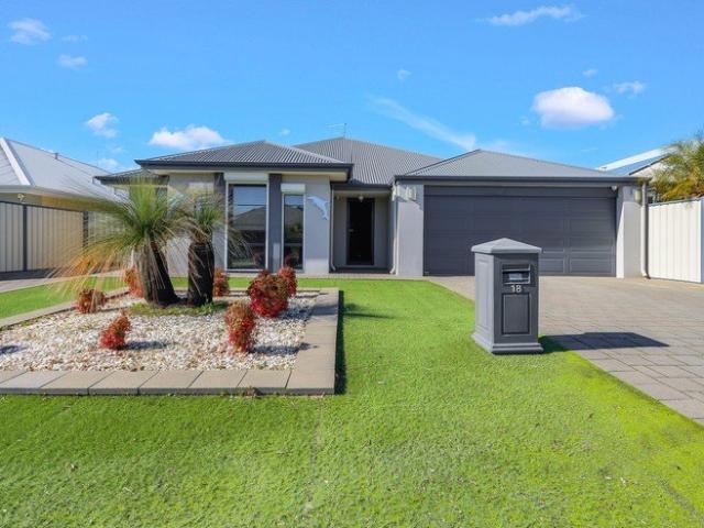 MODERN FAMILY LIVING WITH MULTIPLE LIVING ZONES