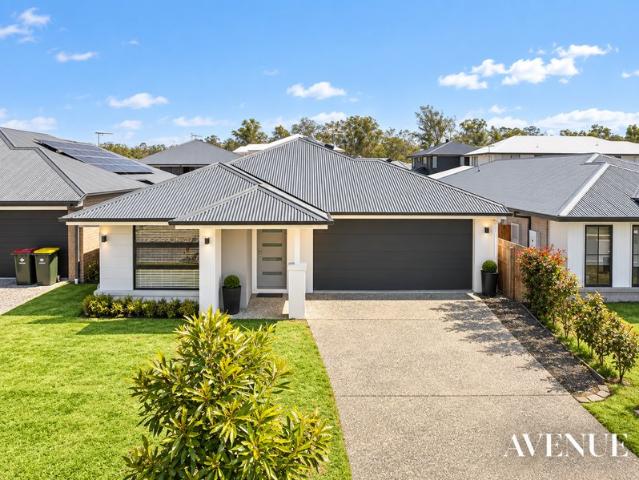 Modern Family Living with Multiple Living Spaces, Walk in Pantry & Room to Entertain