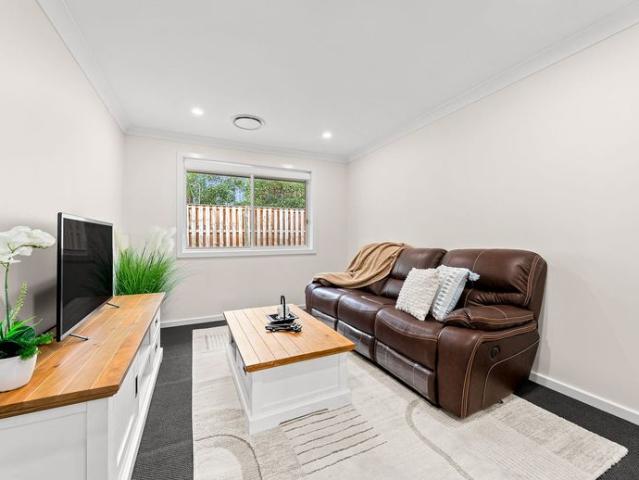 MODERN FAMILY LIVING WITH MEDIA ROOM & DUCTED AIR CONDITIONING